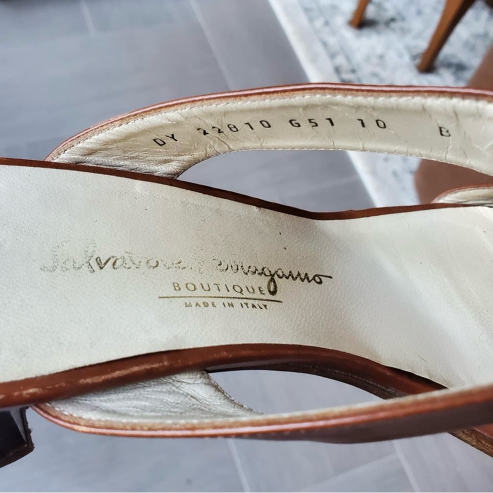 Salvatore Ferragamo Brown Leather Leona Sandals Womens 9.5/10 Block Heels - Picture 9 of 11